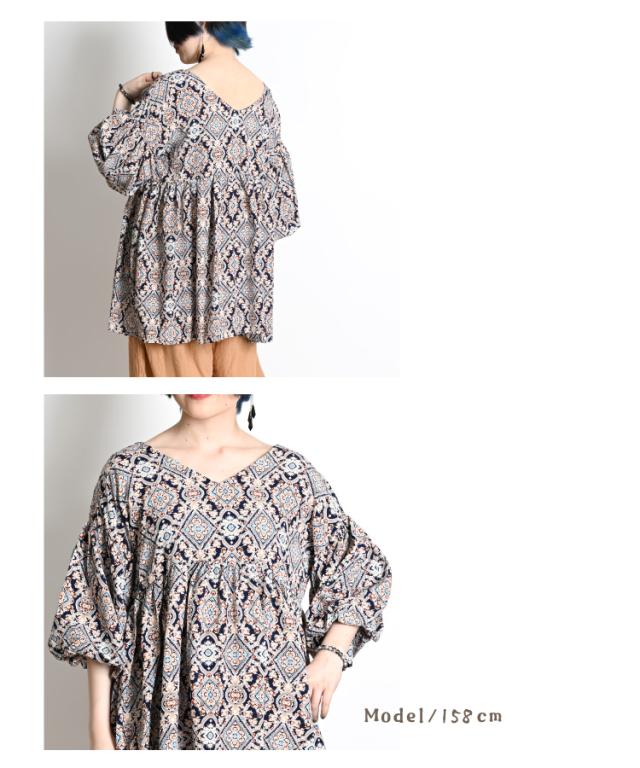 ゆるっと楽にオシャレ。 ダマスク柄パフスリーブブラウス