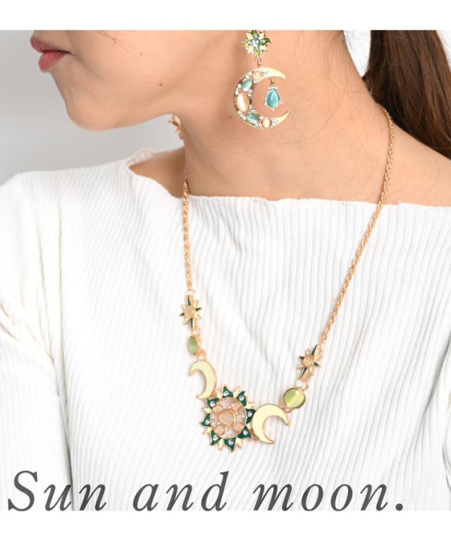 月と太陽を胸元に。月と太陽のネックレス