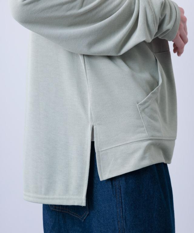 汗ばむ肌に、はごろもタッチ。ジップアップパーカー