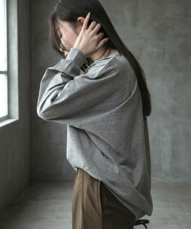 コットンゆったりロングスリーブカットソー