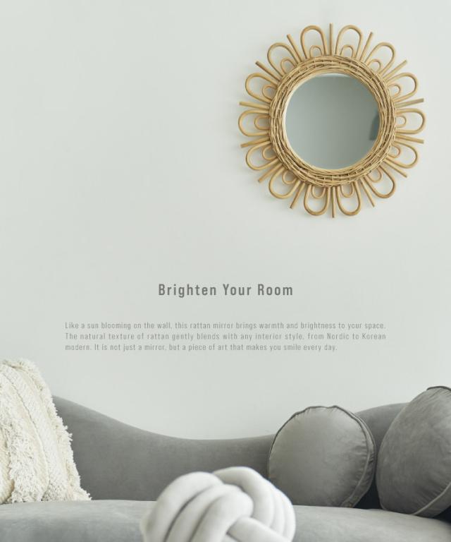 壁に咲く、ラタンの太陽。ラタンミラー