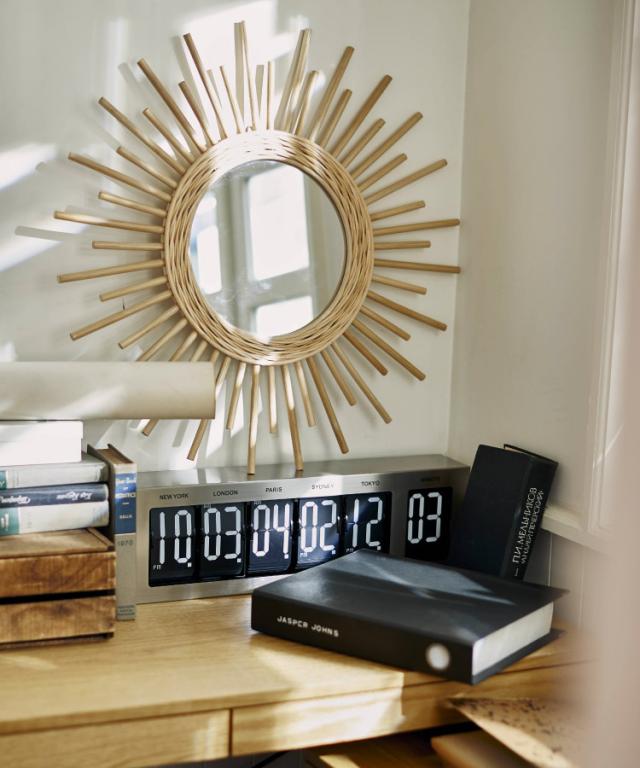 壁に飾る、太陽のアート。ウォールミラー