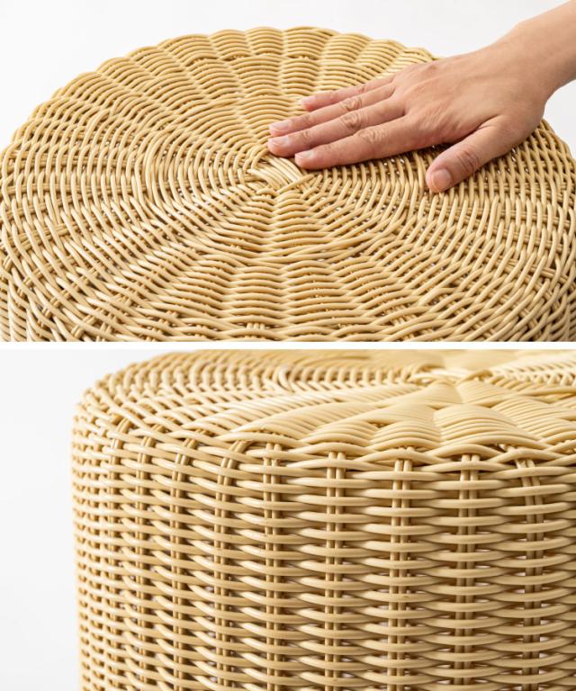 ちょこんと絵になる。スツール