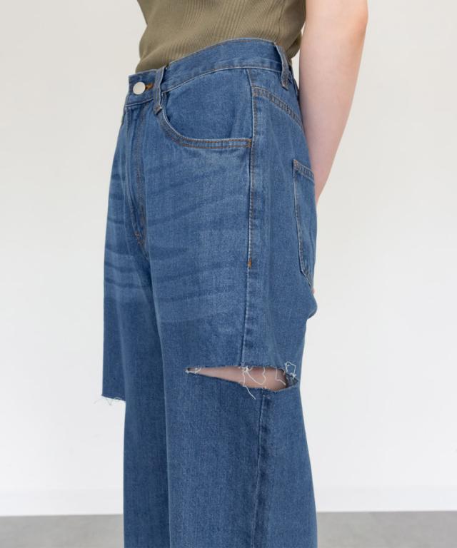 今見え。デニムダメージストレートパンツ