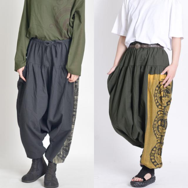 民族感溢れるこなれデザイン。トライバル風サルエルパンツ