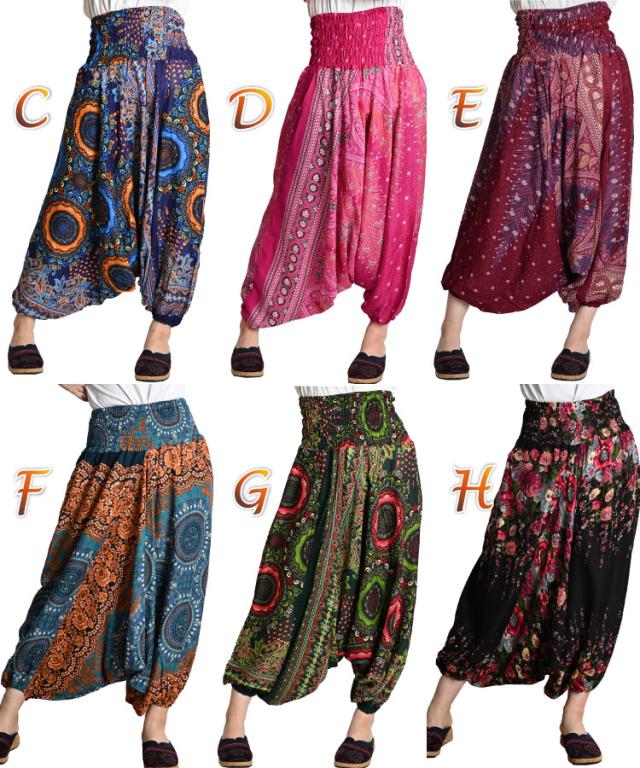 エスニックプリントで個性的!ゆったりサルエルパンツ