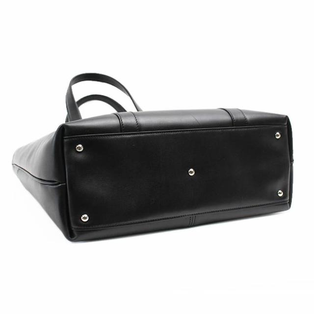 細部にもこだわったポーターのショルダーバッグ