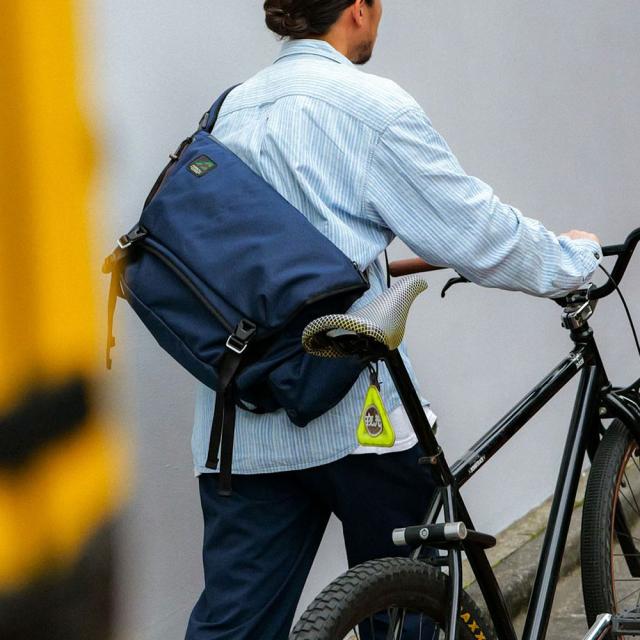 アッソブ メッセンジャーバッグ