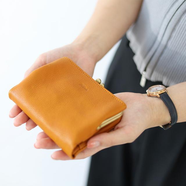 フォルナオリーブヌメ がま口 二つ折り財布 2993869