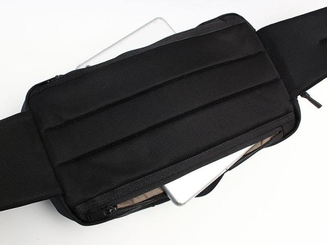 後ろポケットモノアリベルト開き