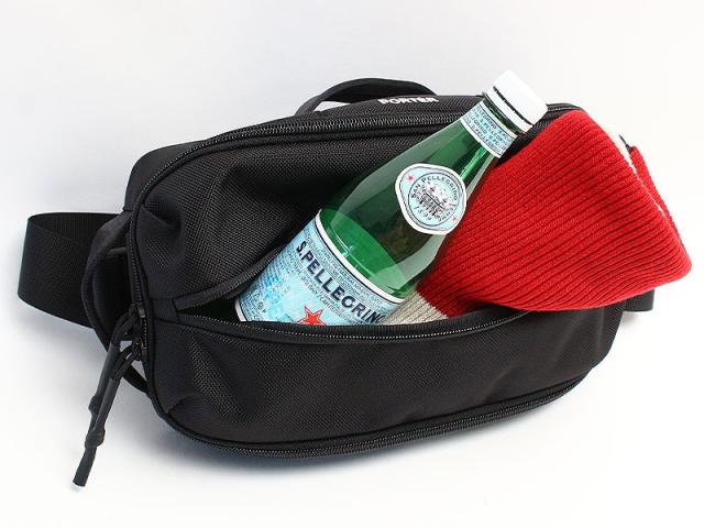 前ファスナーモノアリ