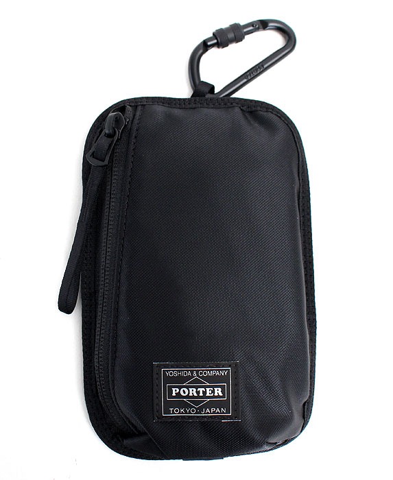 細部にもこだわったポーターのポーチ