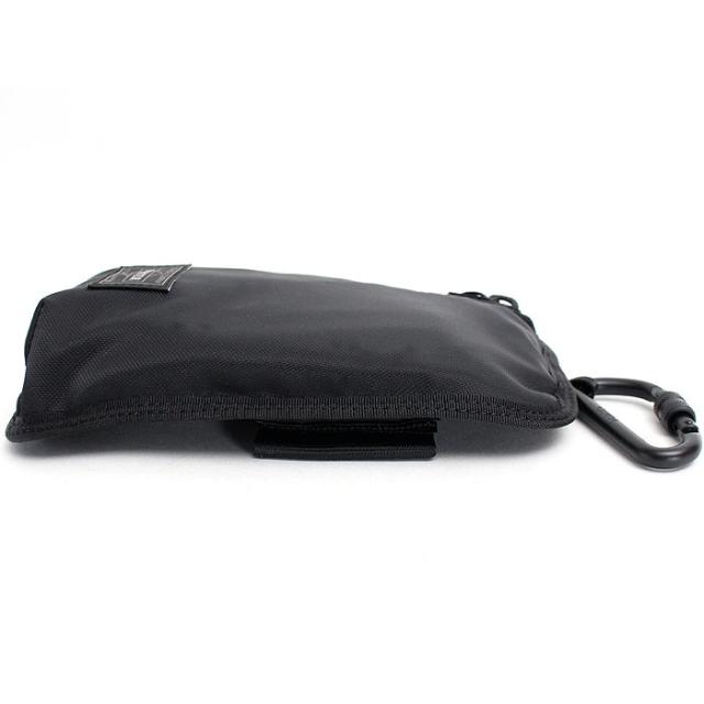 細部にもこだわったポーターのポーチ