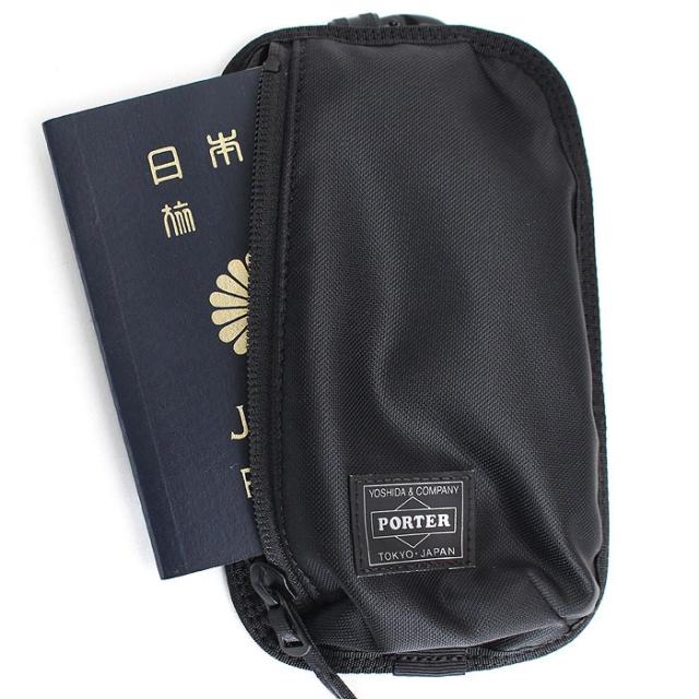 細部にもこだわったポーターのポーチ