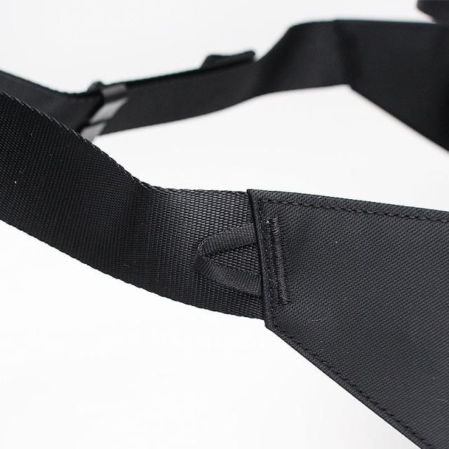 細部にもこだわったポーターのショルダーバッグ