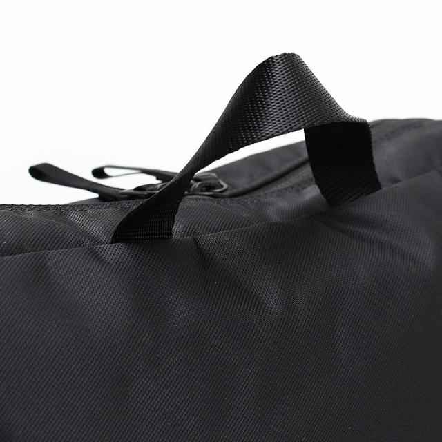 細部にもこだわったポーターのショルダーバッグ