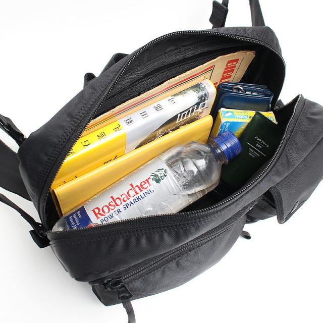 細部にもこだわったポーターのショルダーバッグ