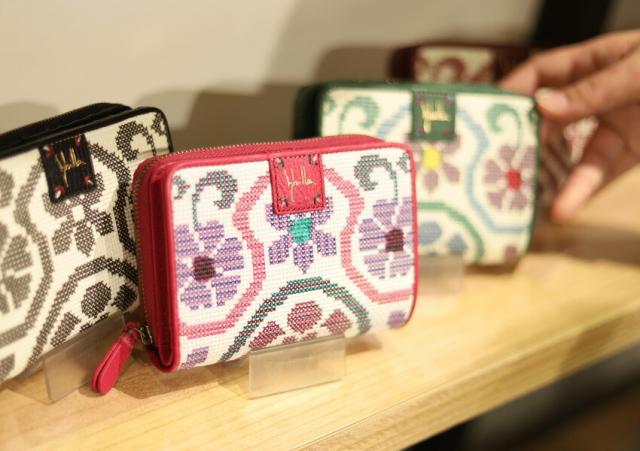 sybilla シビラ フガール 二つ折り財布 5470561