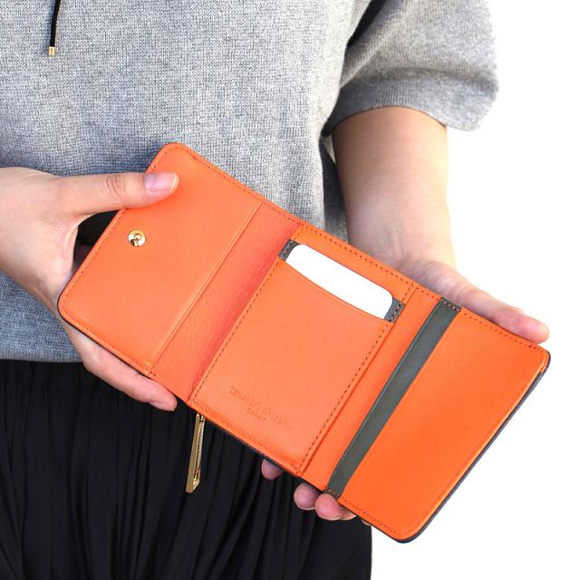 トリロジー モデル内装