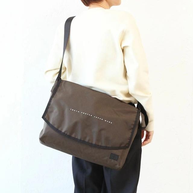 ポーター フラット メッセンジャーバッグ(S) 861-16803 モデル画像
