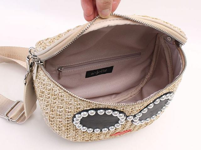 中ファスナーポケット中身なし