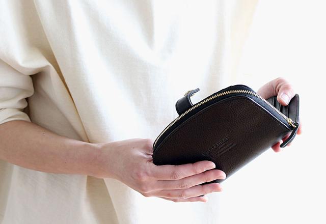 クレドラン ミエル 二つ折り財布 モデル