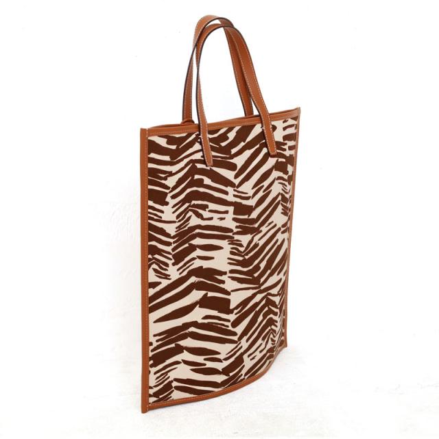 FEEL AND TASTE フィールアンドテイスト FLAT TOTE アニマルプリント