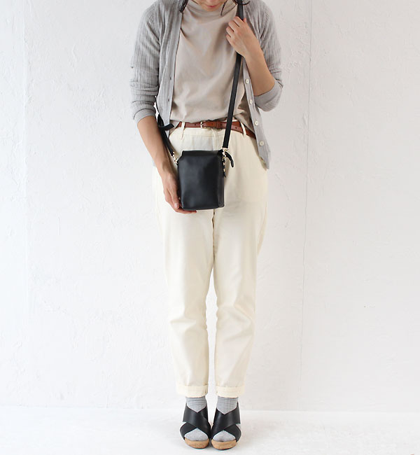 ステッチアンドソー カウレザーショルダーバック ss4