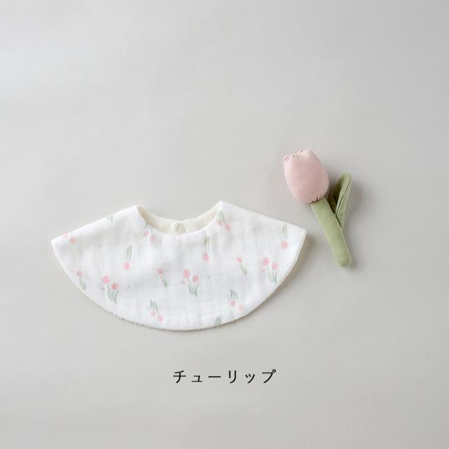 Lien de famille スタイとラトルのギフトセット