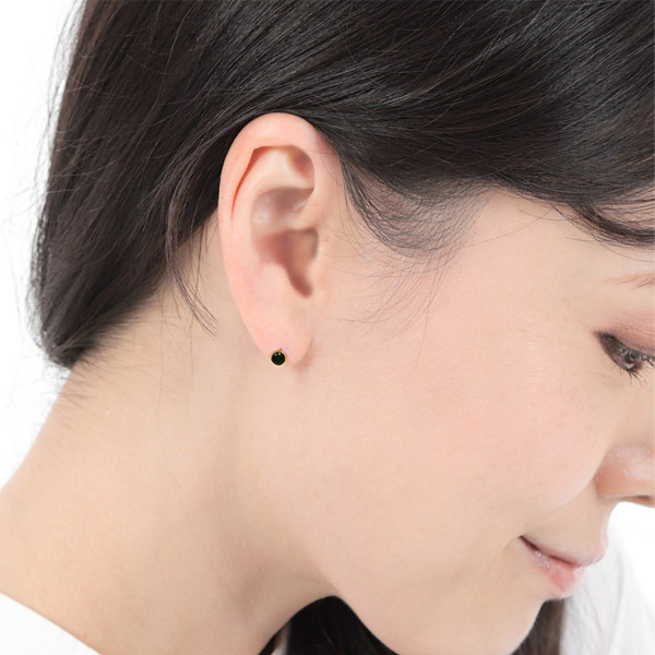 オニキス ピアス 4mm イエローゴールド K10YG