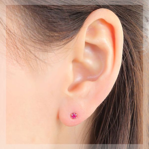 プラチナ ルビー ピアス