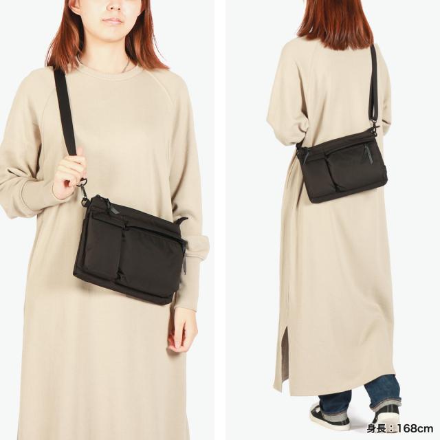 【商品レビューで＋5％】アントラック ショルダーバッグ メンズ レディース UNTRACK 斜めがけ 小さめ 大人 サコッシュ ブランド 横長 A5 撥水 2.2L 黒 60212