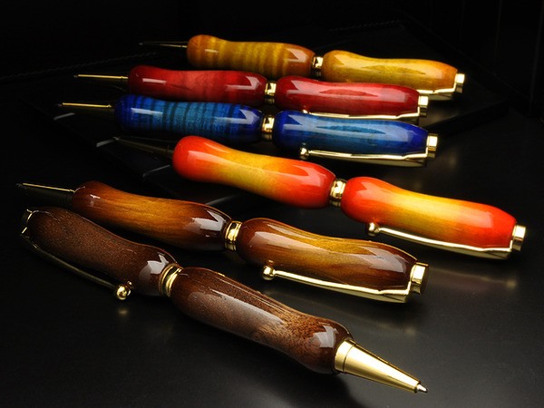 人気絶頂 日本製 Air Brush Wood Pen キャンディカラー ボールペン(ギター塗装)〔クロスタイプ/芯:0.7mm〕Blue/カーリーメイプルの通販はau PAY マーケット - フジックス|商品ロットナンバー:293775147 新品再入荷