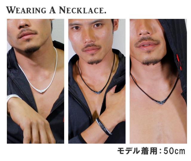 バンデル クロス ネックレス 着用イメージ