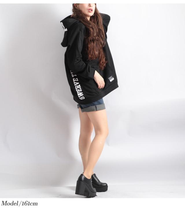 ロゴプリント入りプルオーバーパーカー