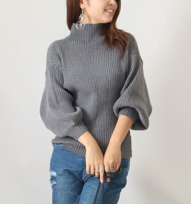 ボリューム袖ボトルネックリブニット