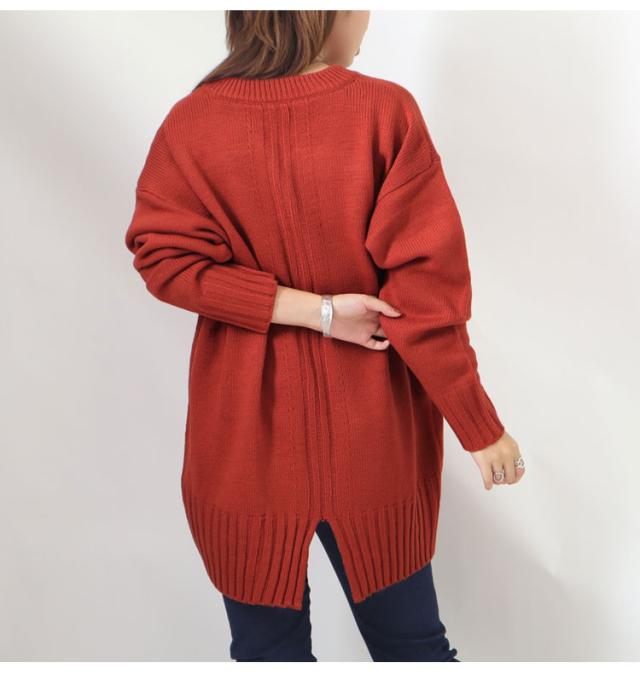 バックスリット入りVネックリブニット