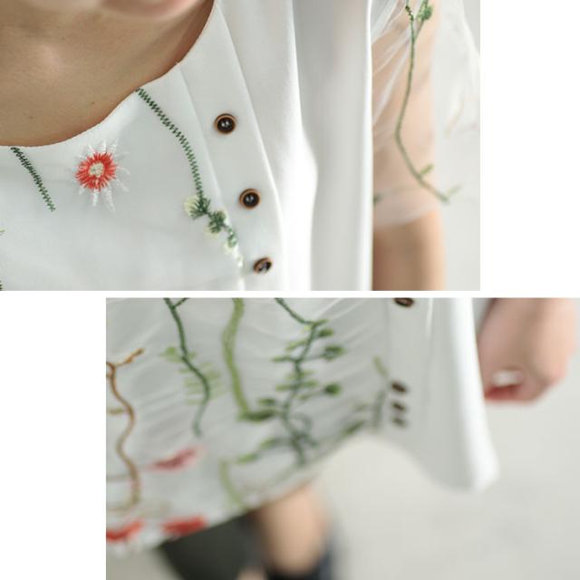 花刺繍チュールレースブラウス