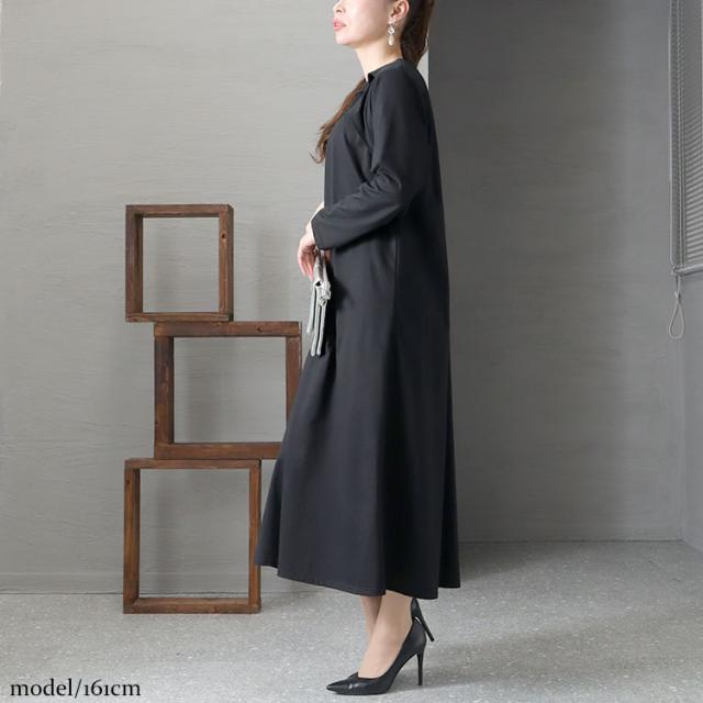 デコルテ胸ちょい空きデザインワンピース