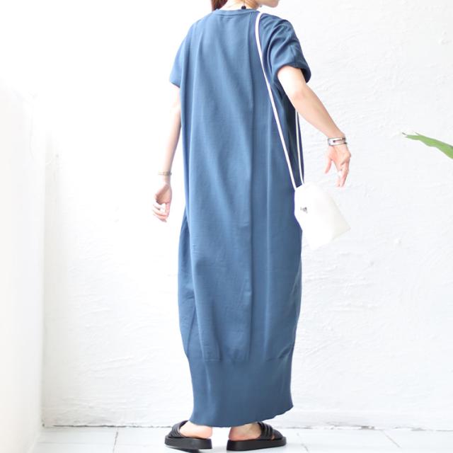 VネックIラインロングニットワンピース