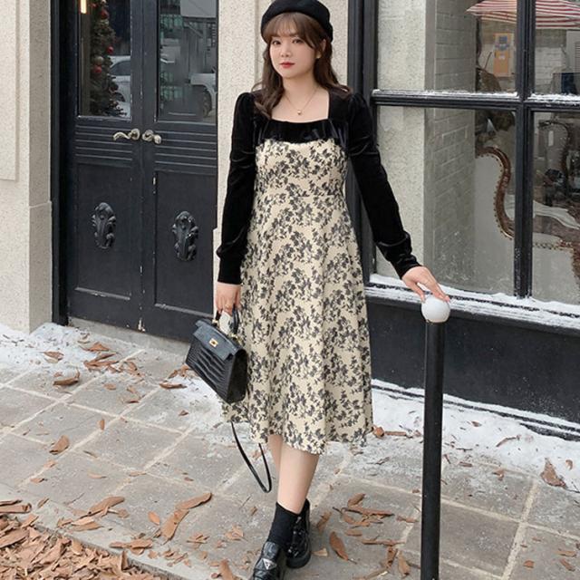 胸元切替え花柄フレアワンピース