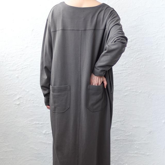 バックポケット付きステッチワンピース