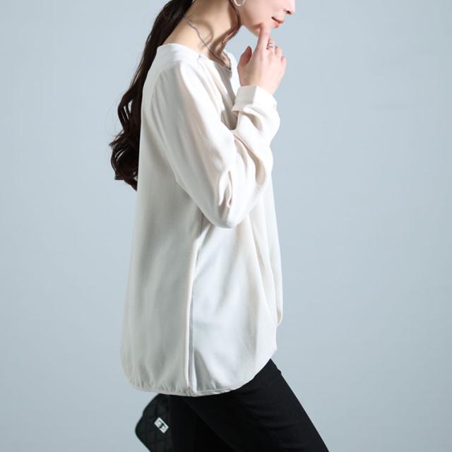 キーネックタケノコタックブラウス