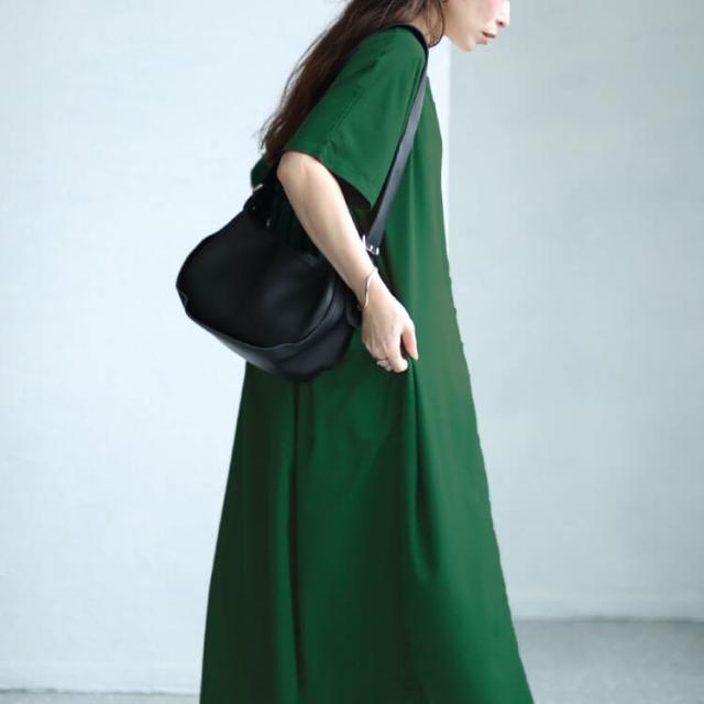 Vネックワイドロングワンピース