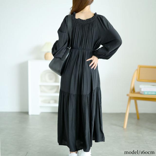 フリルネックティアードワンピース