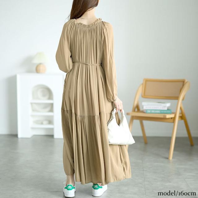 フリルネックティアードワンピース