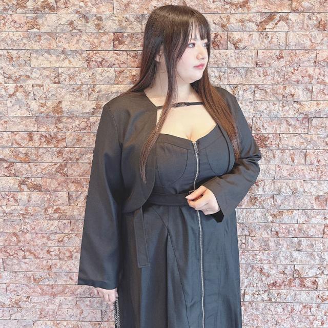 ノーカラーショート丈ジャケット&ベルト付きキャミワンピ