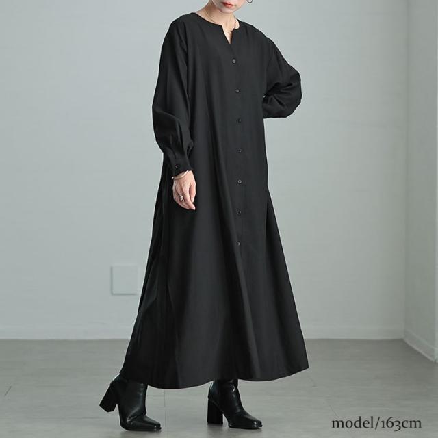 バックプリーツキーネックシャツワンピース