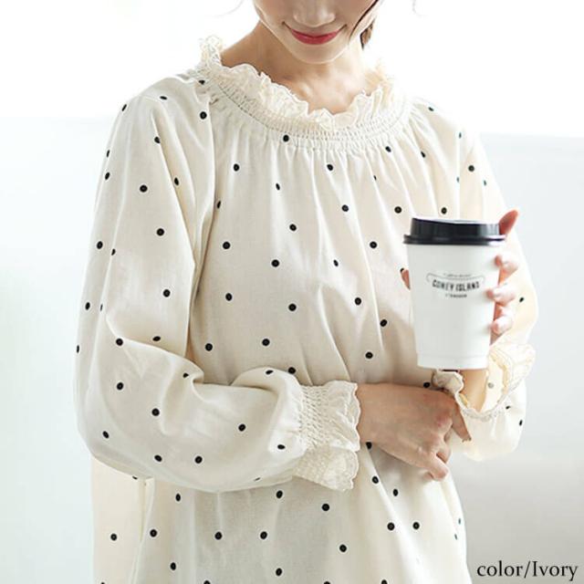襟袖シャーリングドット柄コットンブラウス