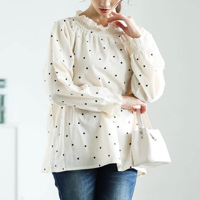 襟袖シャーリングドット柄コットンブラウス